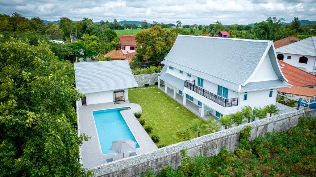 5 Bedroom House With Swimming Pool Pattaya