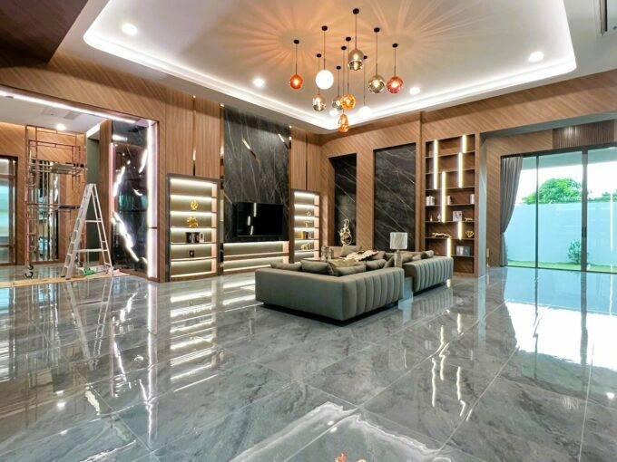 6 bedroom luxury pool villa for sale in Pattaya Thailand