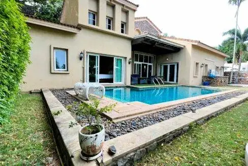 Maison de 3 chambres avec piscine à vendre Pattaya
