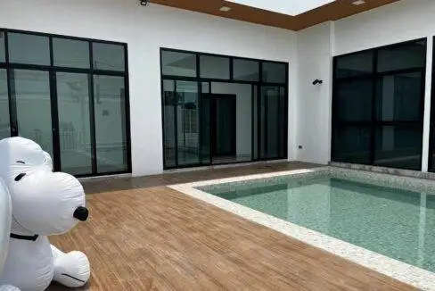 Villa de 3 chambres avec piscine à vendre Sattahip Pattaya