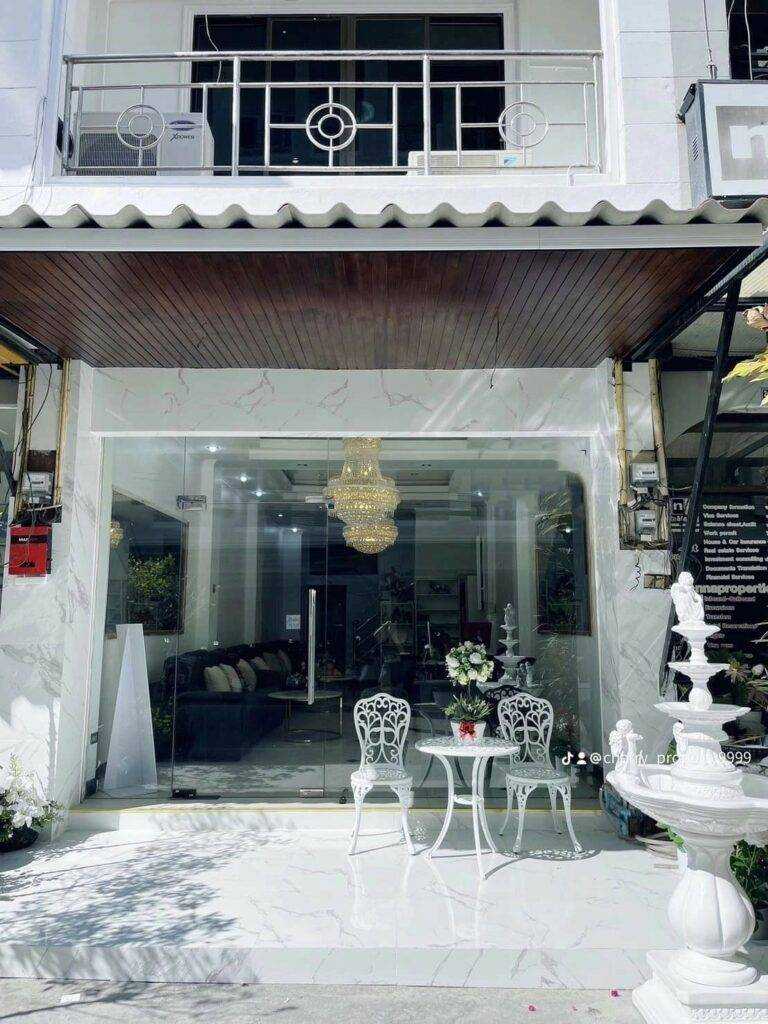 3 Bedroom Modern Building for sale south pattaya