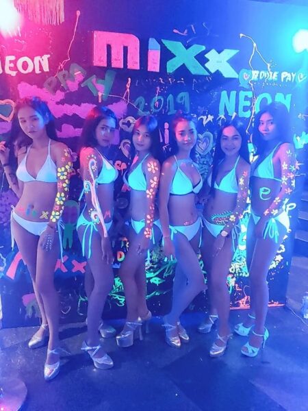 Mixx Discotheque Pattaya inside with people