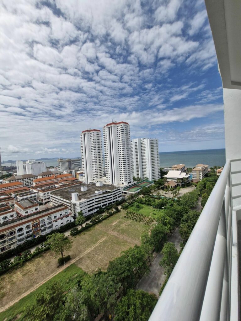 1 Bedroom Sea View Condo For Sale Dongtan Beach Pattaya