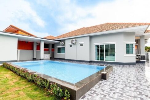4 Bedroom Pool Villa For Rent Near East Pattaya